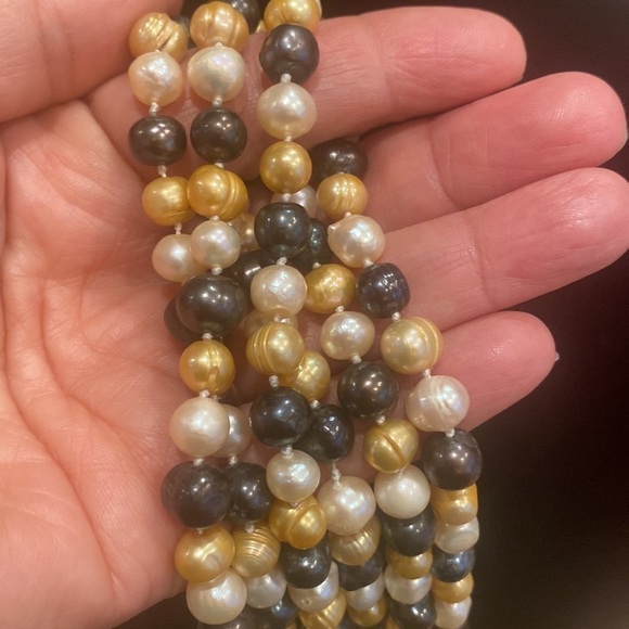 Freshwater Pearls EUC 60 inches long - Picture 8 of 8